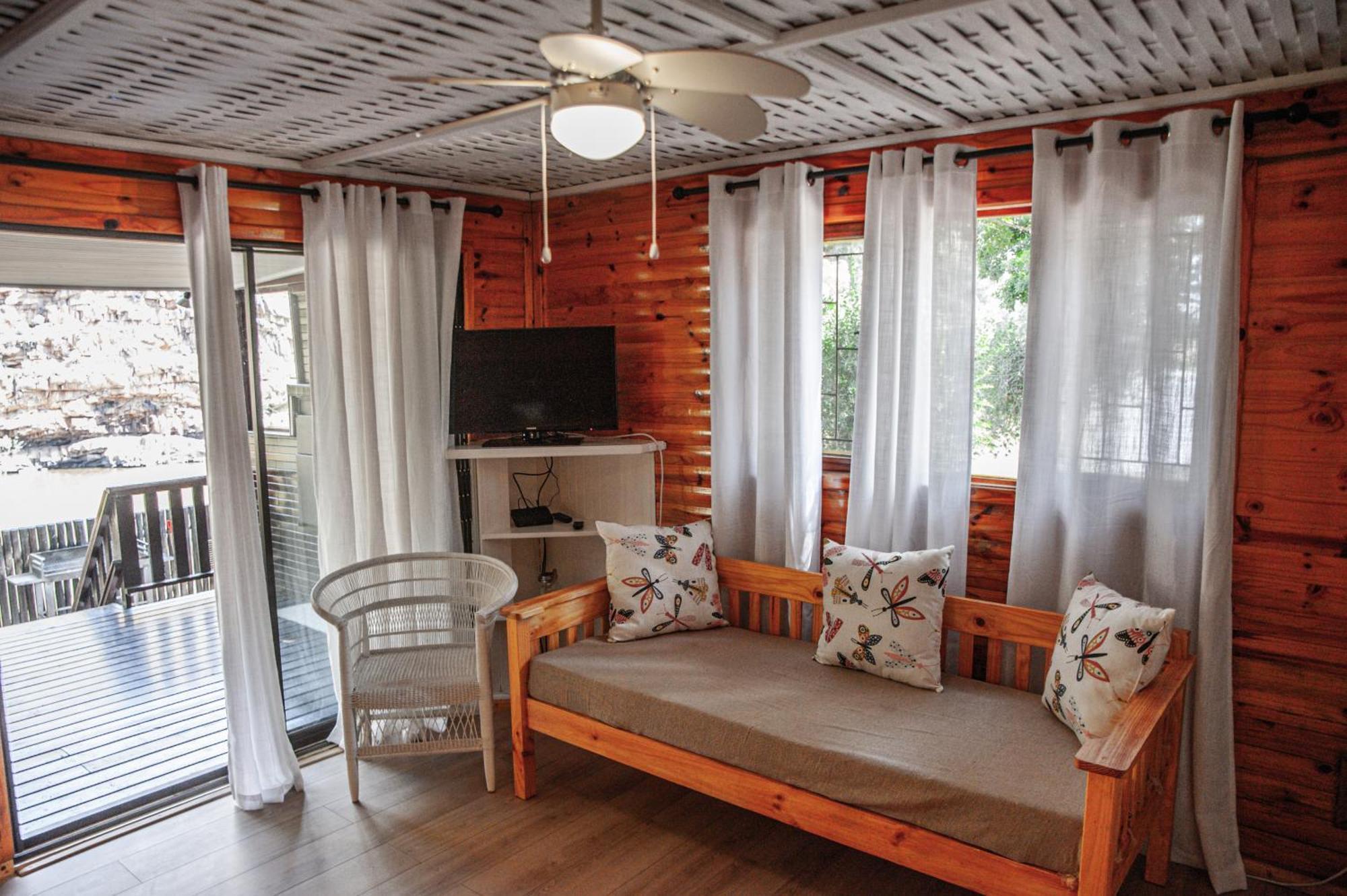 Olifantskrans River Cabins Bonnievale Bagian luar foto
